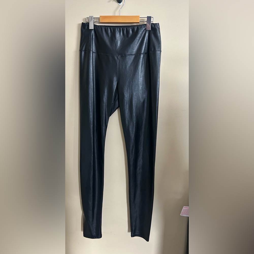 Wilfred Free Daria Black Faux Leather stretch Leggings